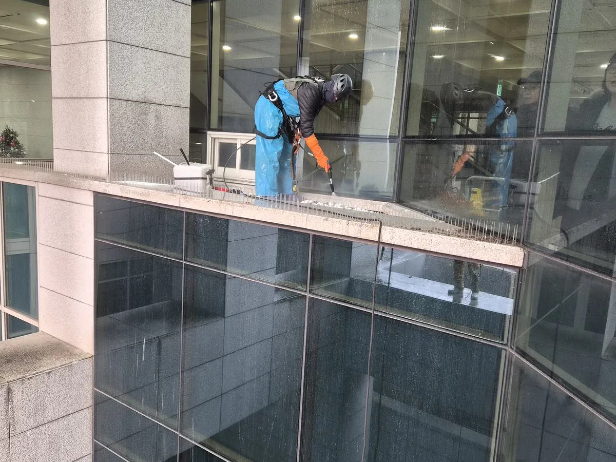 울진군 근남면 건물 복도·대기 동선 야간 위생청소 사례 - 행진크린