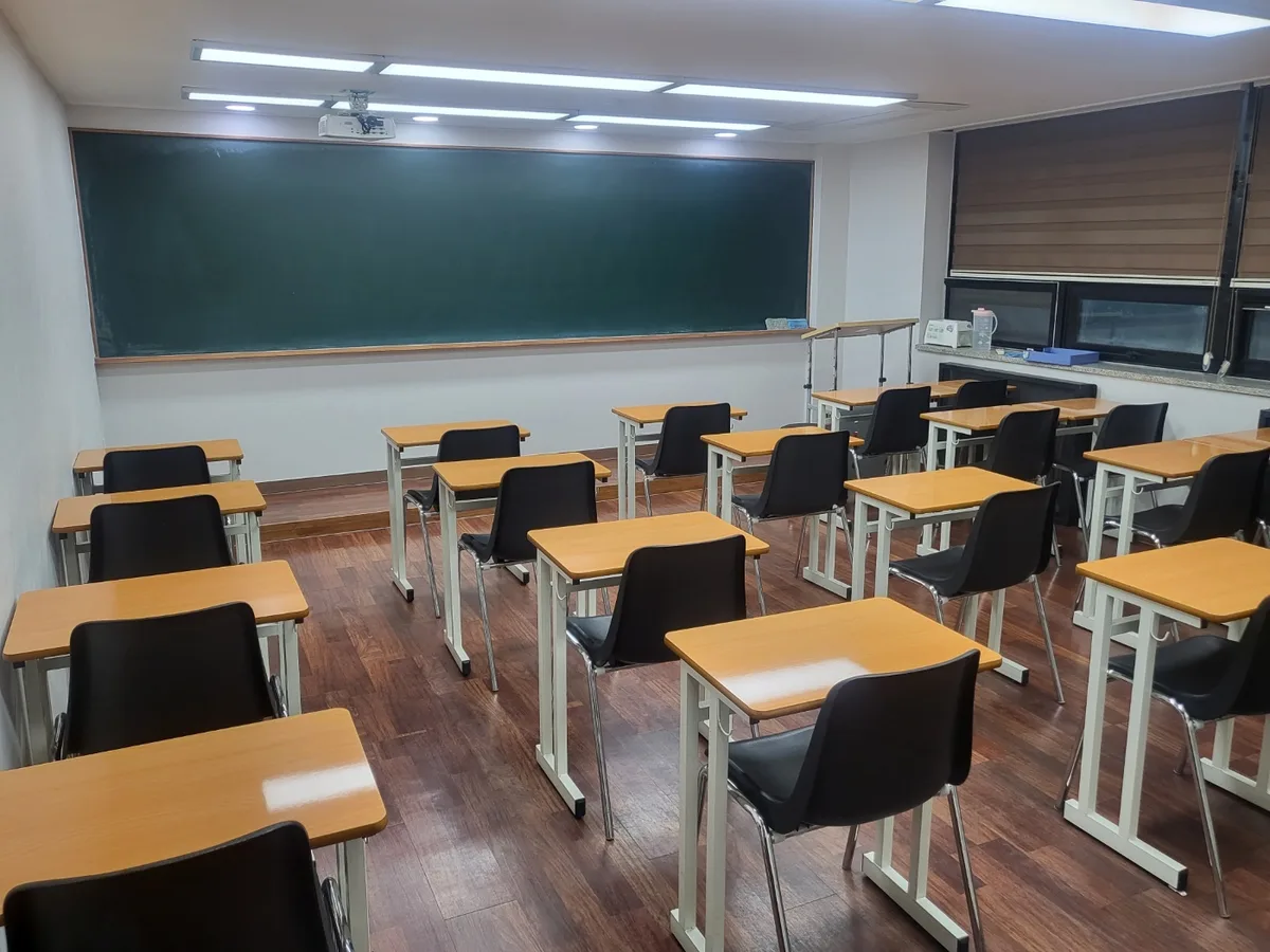 청도군 금천면 어린이집 과학실 장비 주변 정밀 위생청소 사례 - 행진크린