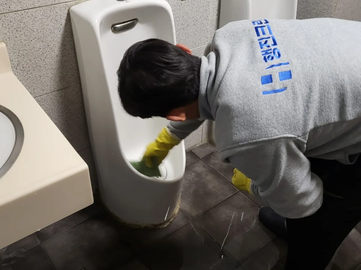 청도군 풍각면 학교 화장실 세면대 살균 위생청소 사례 - 행진크린